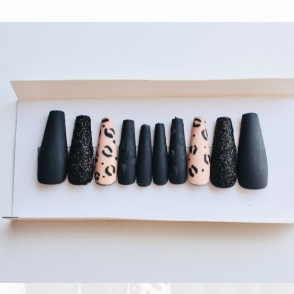 Hand painted cheetah print press on nails - Picture 2 of 2